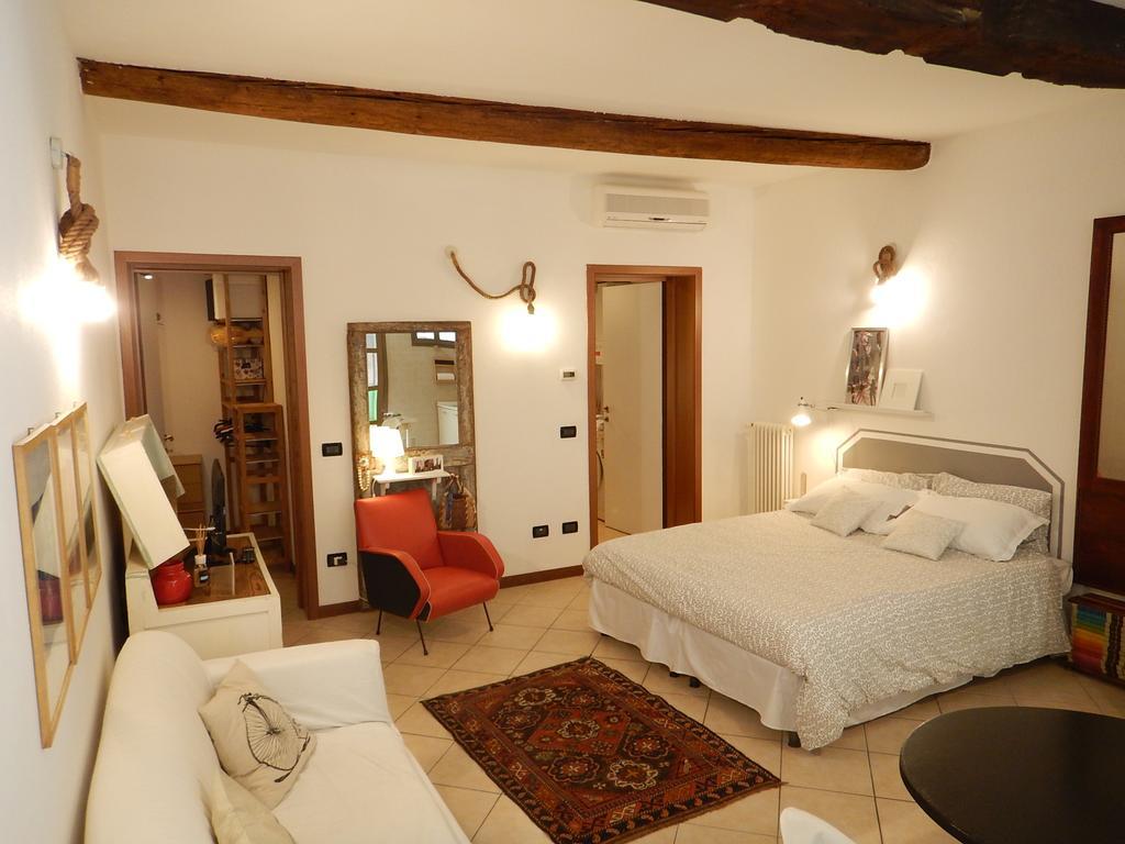 La Casa Degli Zii Apartment แฟร์รารา ภายนอก รูปภาพ